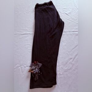 Preowned Creola Black With Cute Details Lounge Crop Soft Pants Sz M